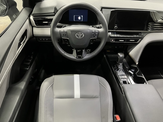2025 Toyota Camry SE photo 10