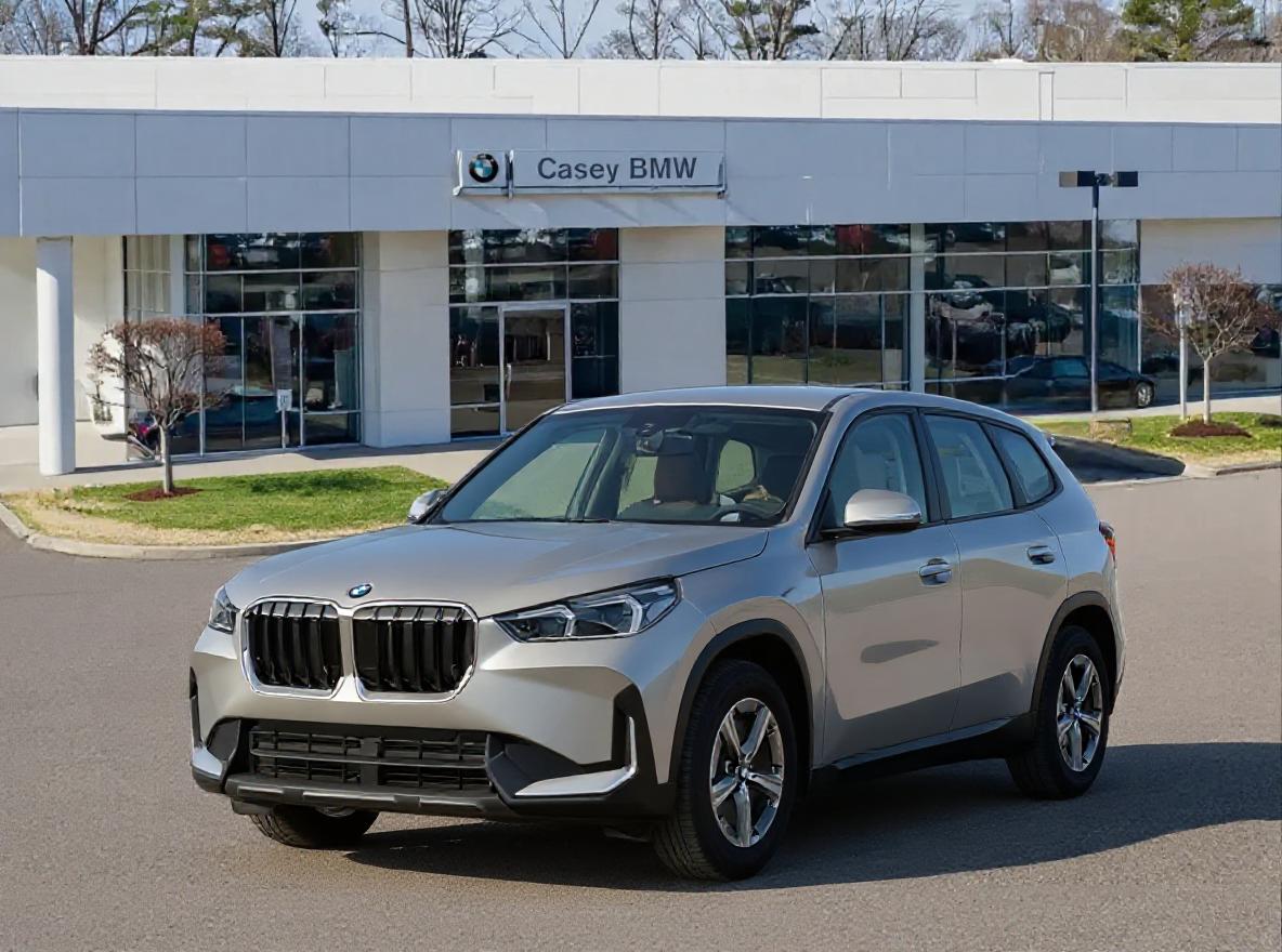 2026 BMW X1 28i's photo