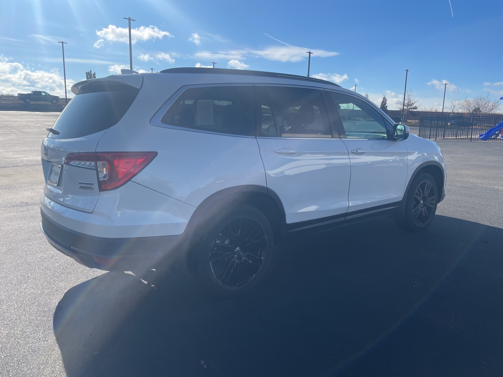2022 Honda Pilot Special Edition photo 3