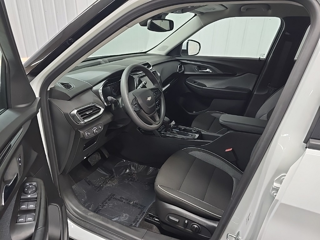 2023 Chevrolet Trailblazer LT photo 28