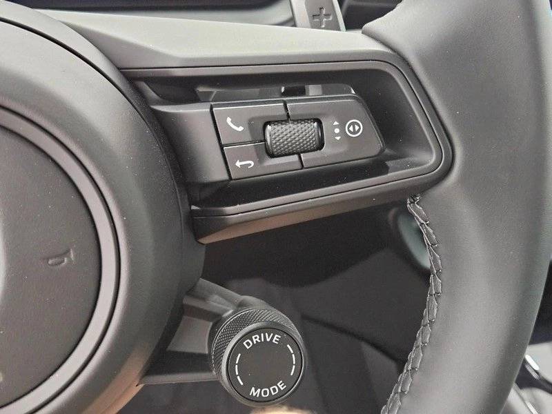 2025 Porsche Cayenne Base photo 20