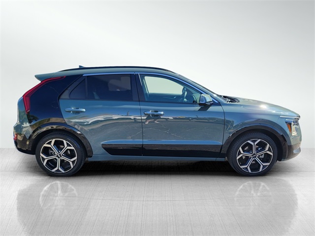 2023 Kia Niro SX Touring photo 2