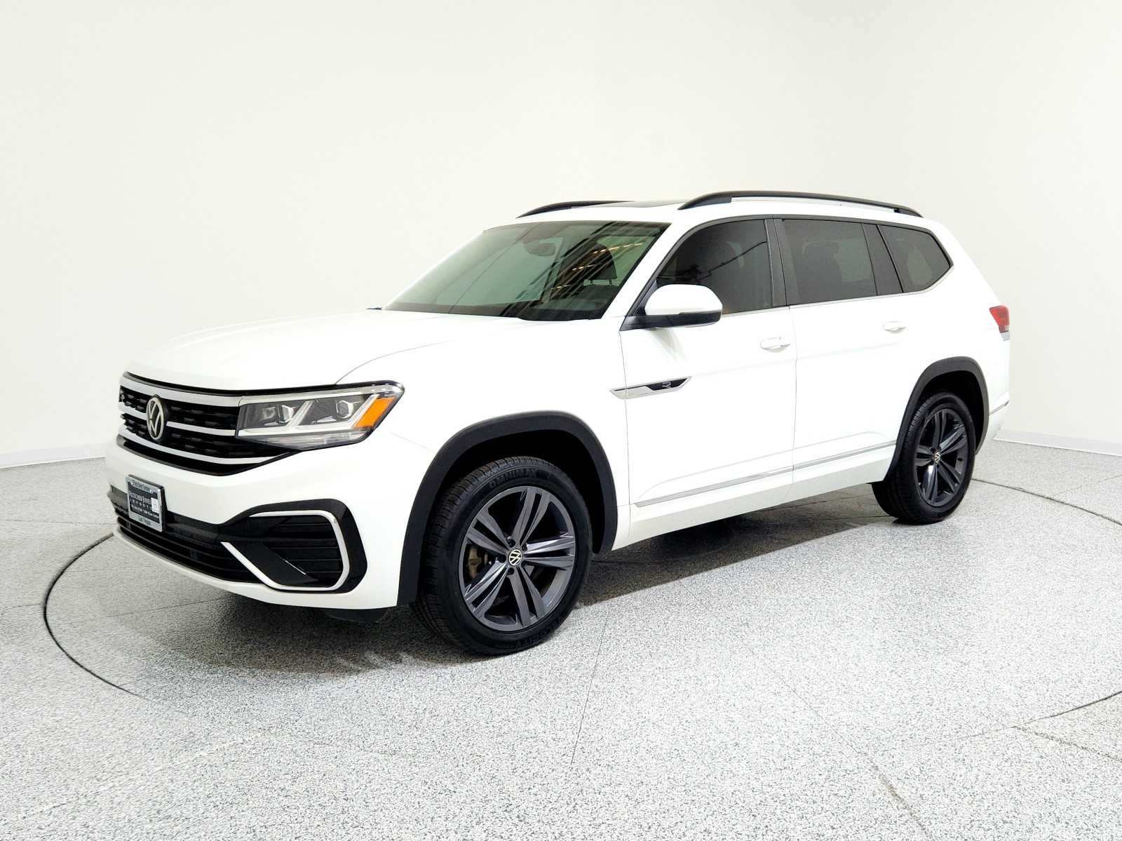 2021 Volkswagen Atlas SE w/Tech R-Line's photo