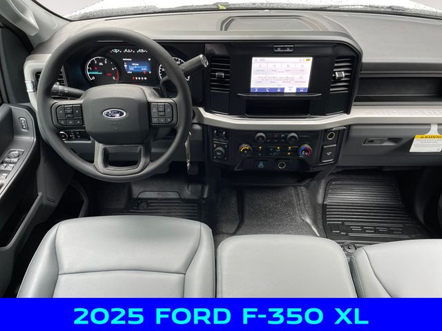 2025 Ford F-350 photo 9