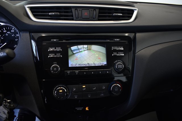 2016 Nissan Rogue S photo 21