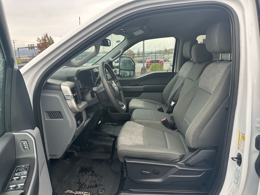 2023 Ford F-350 XLT photo 12