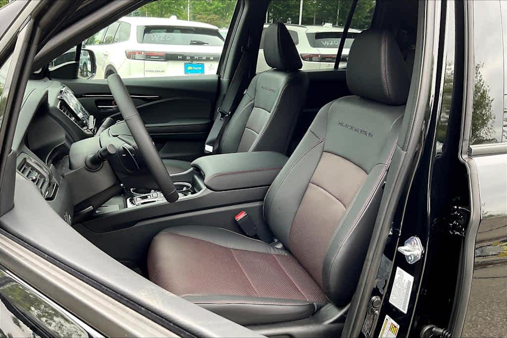 2026 Honda Ridgeline Black Edition photo 10
