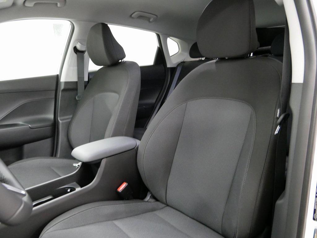 2026 Hyundai Kona SEL photo 10