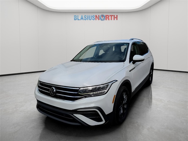 2024 Volkswagen Tiguan SE's photo