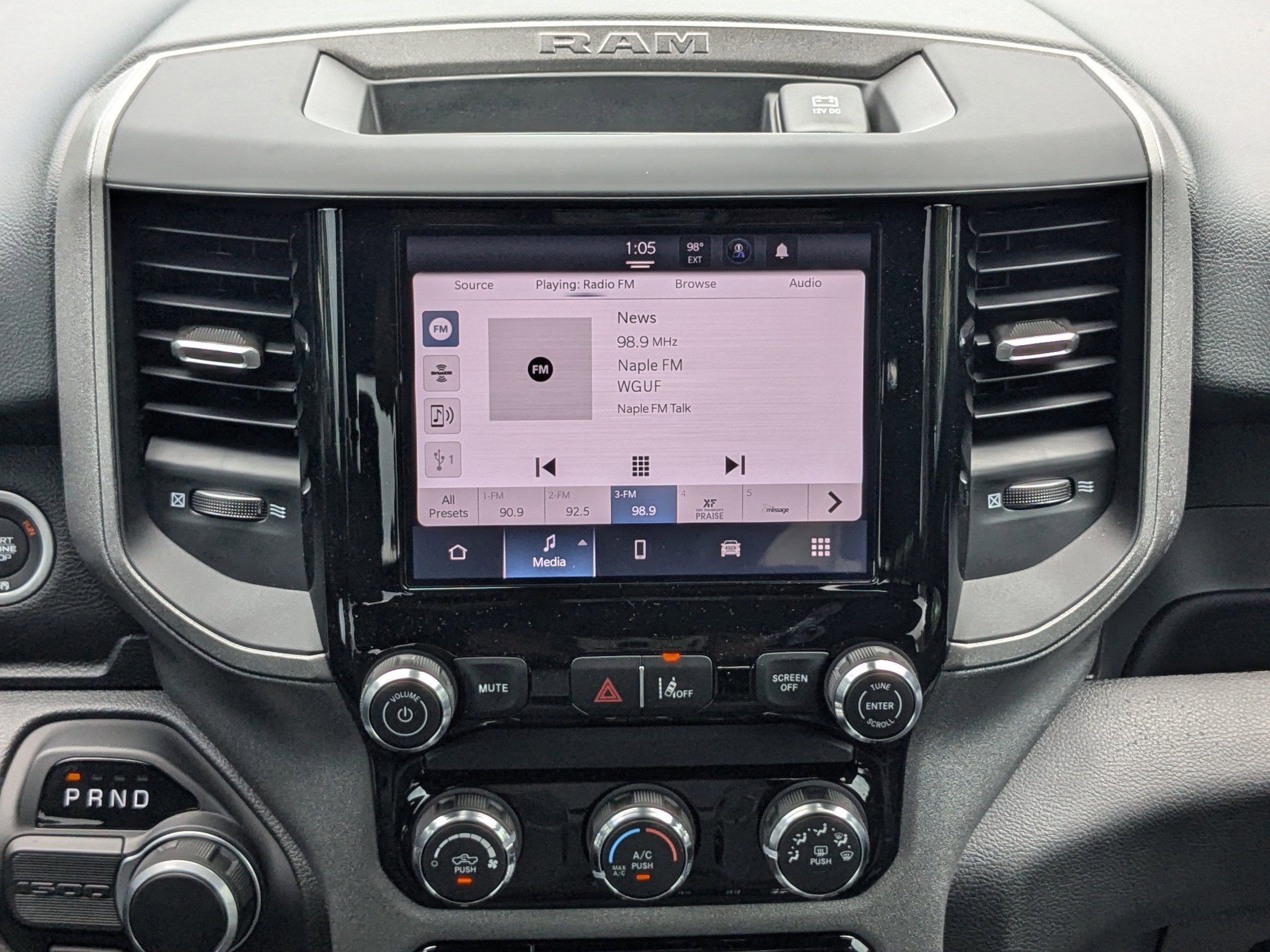 2025 Ram 1500 Tradesman photo 17