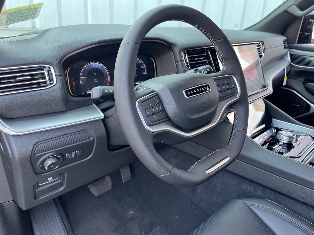 2025 Jeep Wagoneer L Carbide photo 26