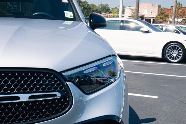 2023 Mercedes Benz GLC 300 4MATIC photo 5