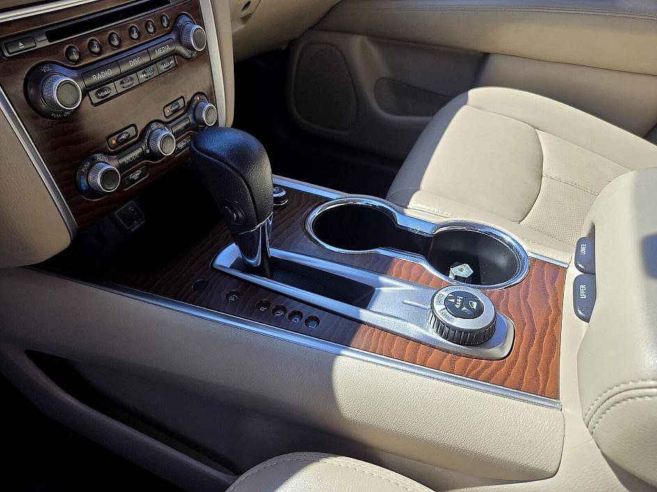 2020 Nissan Pathfinder Platinum photo 16