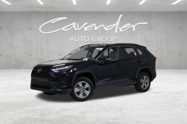 2024 Toyota RAV4 XLE's photo