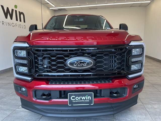 2025 Ford F-250 XLT photo 2