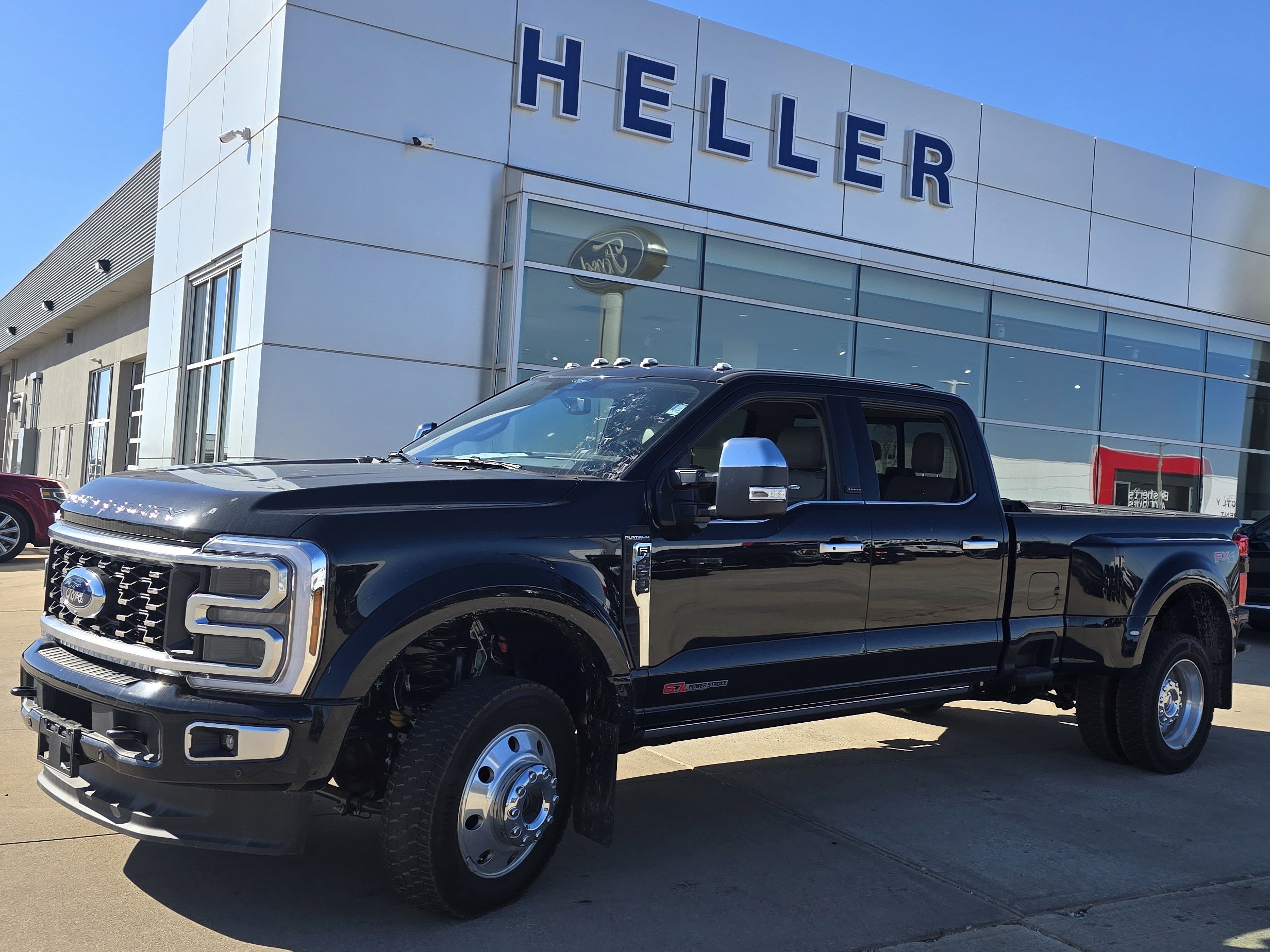 2025 Ford F-450 Platinum photo 2