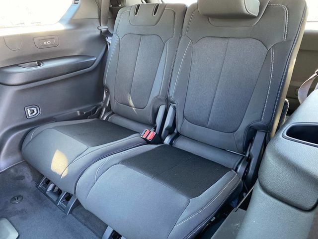 2025 Jeep Grand Cherokee Laredo photo 5