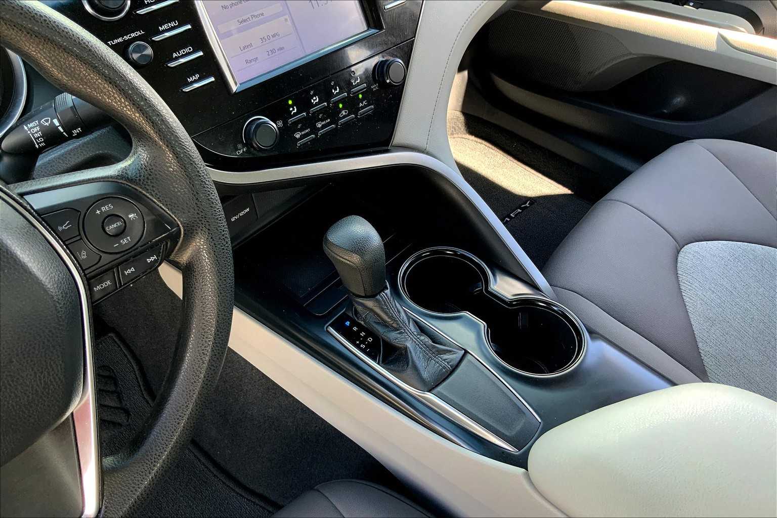 2019 Toyota Camry LE photo 14