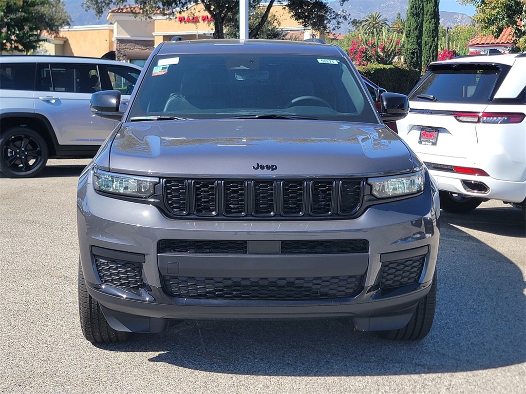 2025 Jeep Grand Cherokee Altitude X photo 2