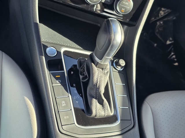 2019 Volkswagen Jetta R-Line photo 10