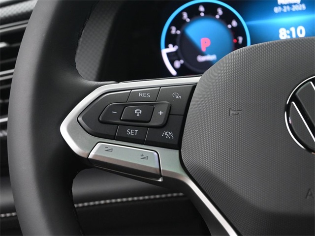 2025 Volkswagen Atlas Cross Sport SEL R-Line photo 20