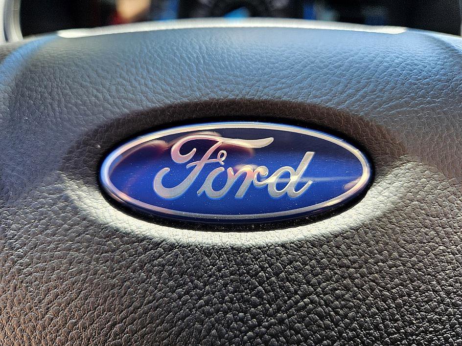 2024 Ford Edge Titanium photo 23