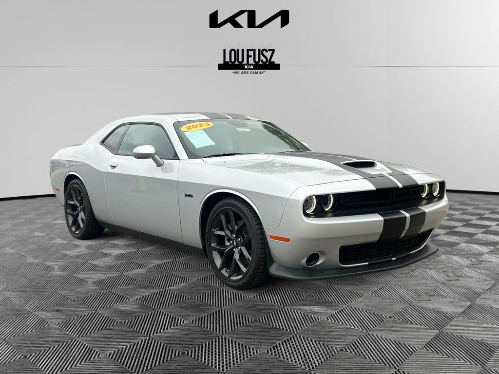 2023 Dodge Challenger R/T's photo