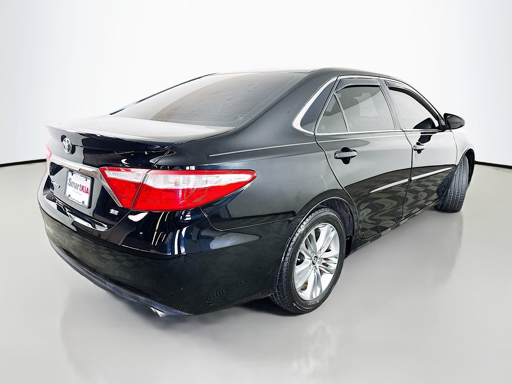 2015 Toyota Camry SE photo 7