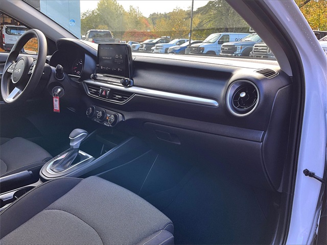 2023 Kia Forte LXS photo 17