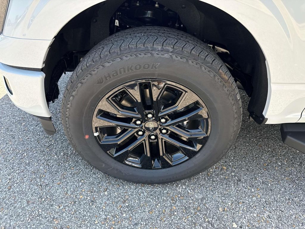 2025 Ford F-150 Lariat photo 2