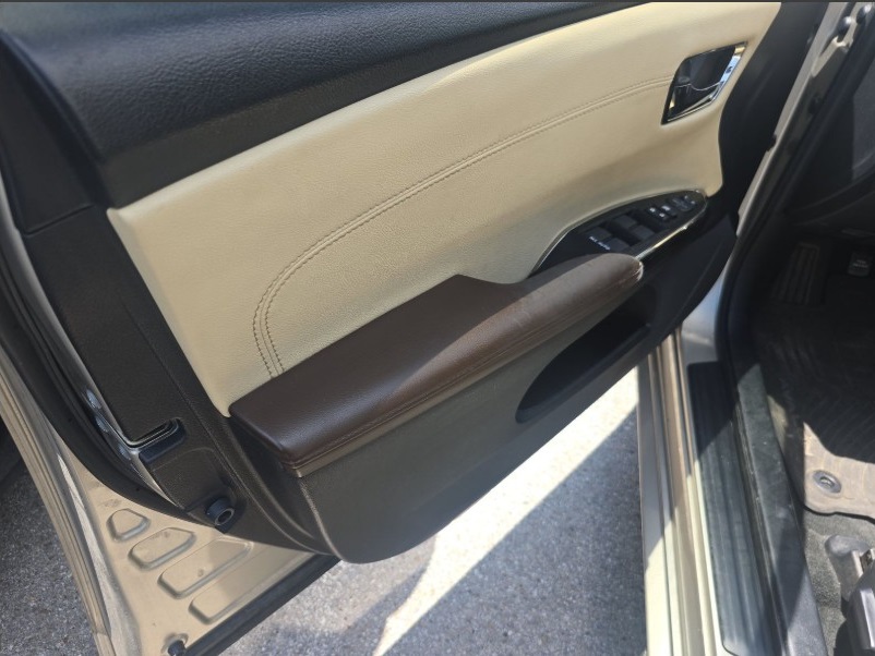 2014 Toyota Avalon XLE photo 20