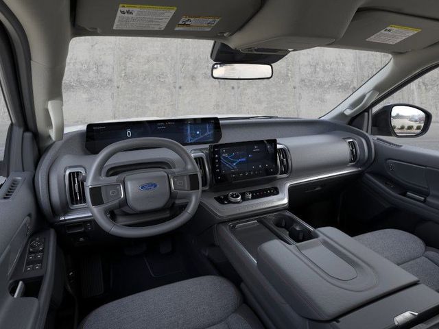 2025 Ford Expedition photo 8