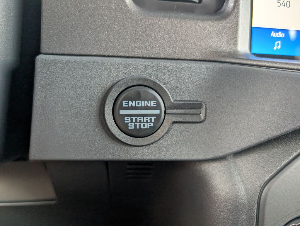 2025 Ford Bronco Base photo 10