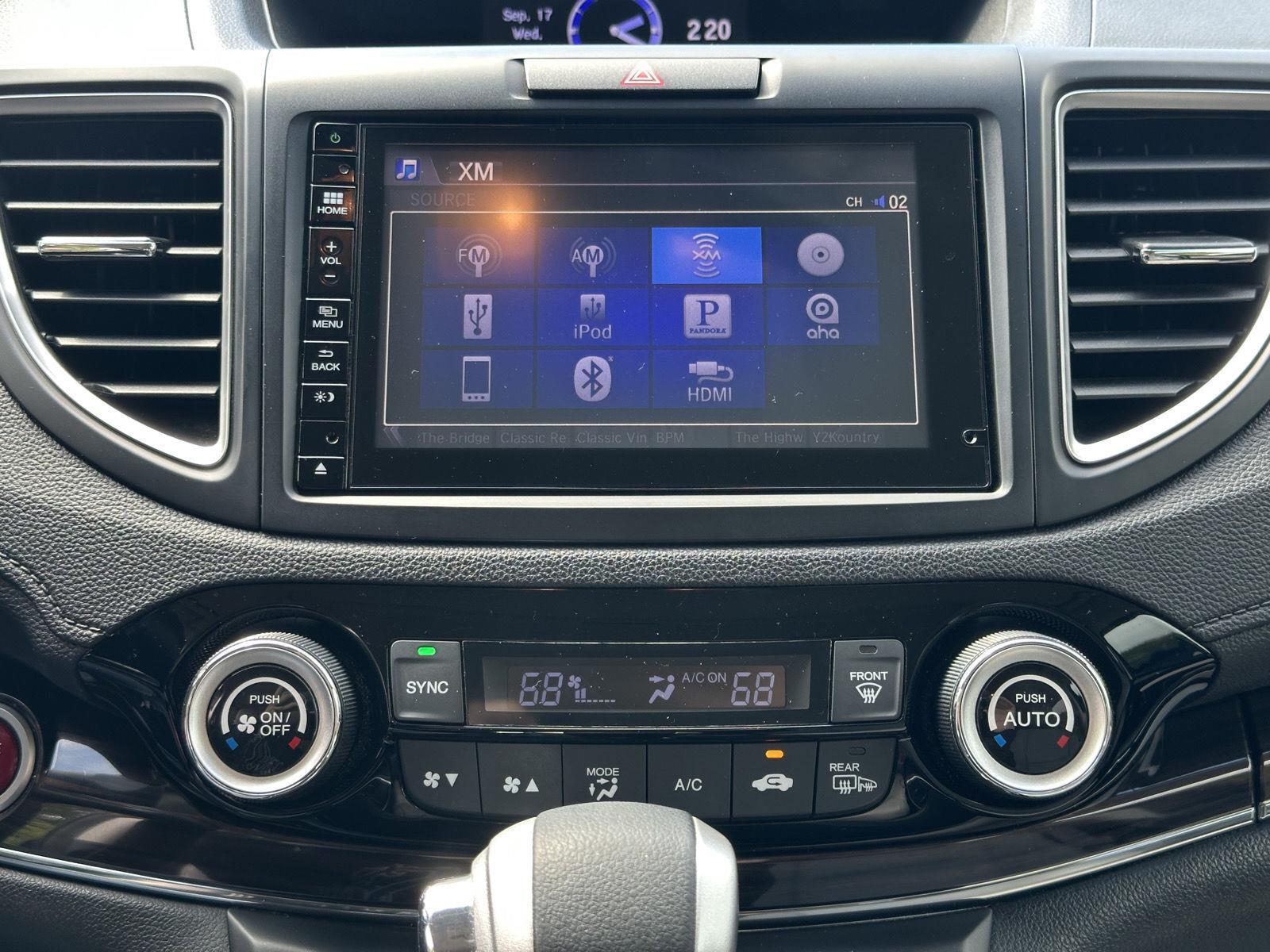 2016 Honda CR-V Touring photo 18