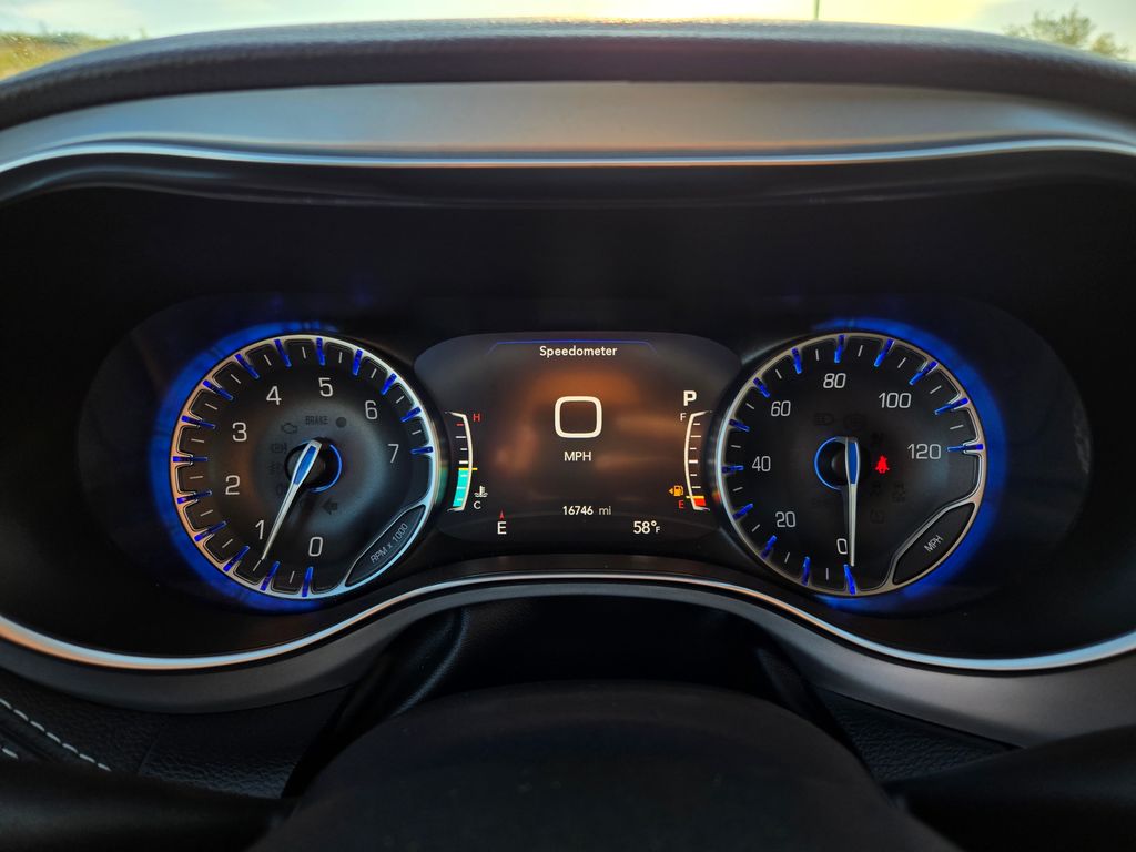 2025 Chrysler Pacifica Limited photo 18