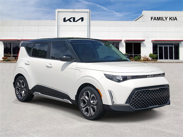 2025 Kia Soul EX's photo