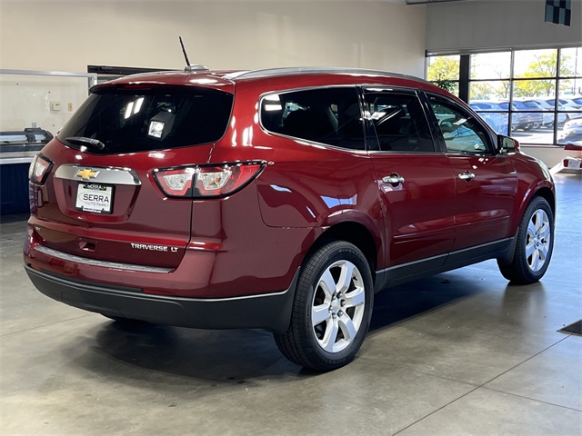 2016 Chevrolet Traverse 1LT photo 4
