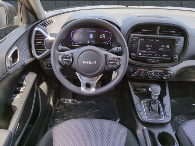 2023 Kia Soul LX photo 13
