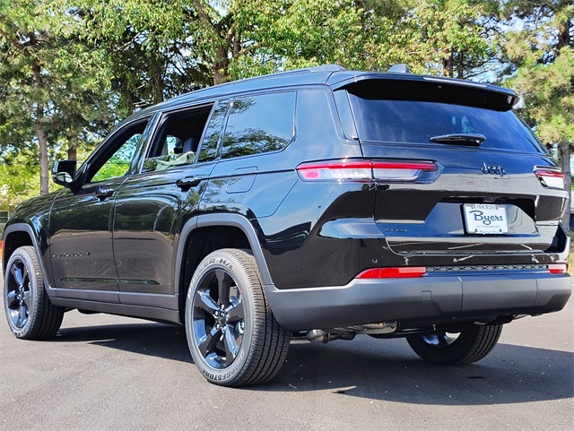 2025 Jeep Grand Cherokee Laredo Altitude photo 8