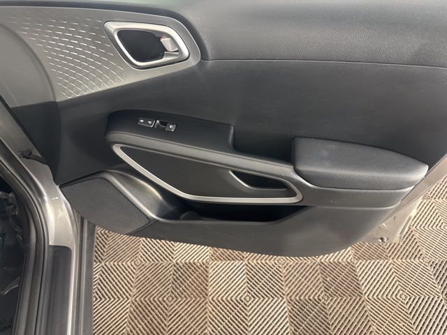 2023 Kia Soul LX photo 19