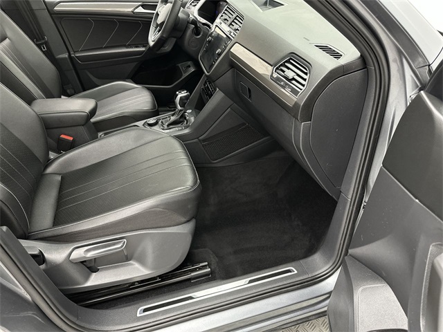 2022 Volkswagen Tiguan SE R-Line Black photo 14