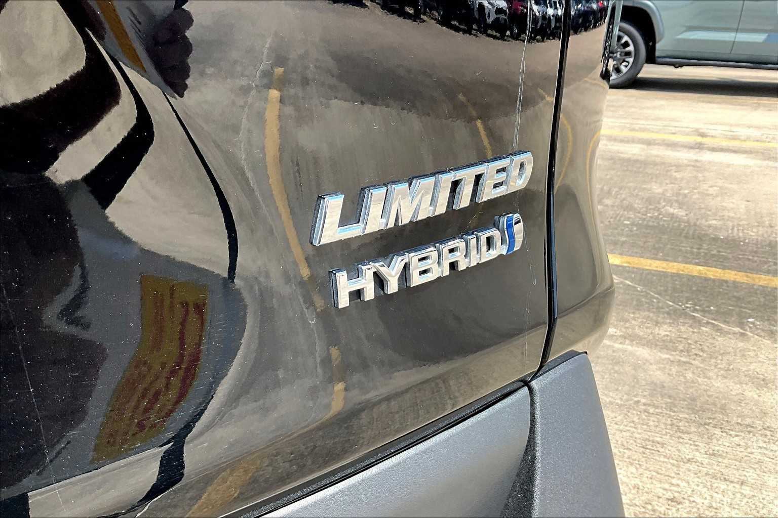 2024 Toyota RAV4 Hybrid Limited photo 9