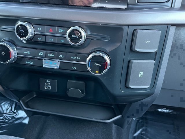 2025 Ford F-150 XLT photo 17