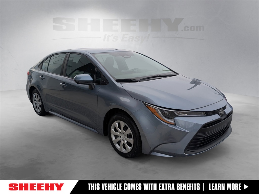 2024 Toyota Corolla LE's photo