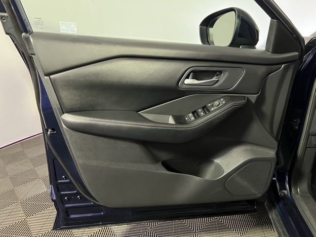 2025 Nissan Rogue SV photo 22