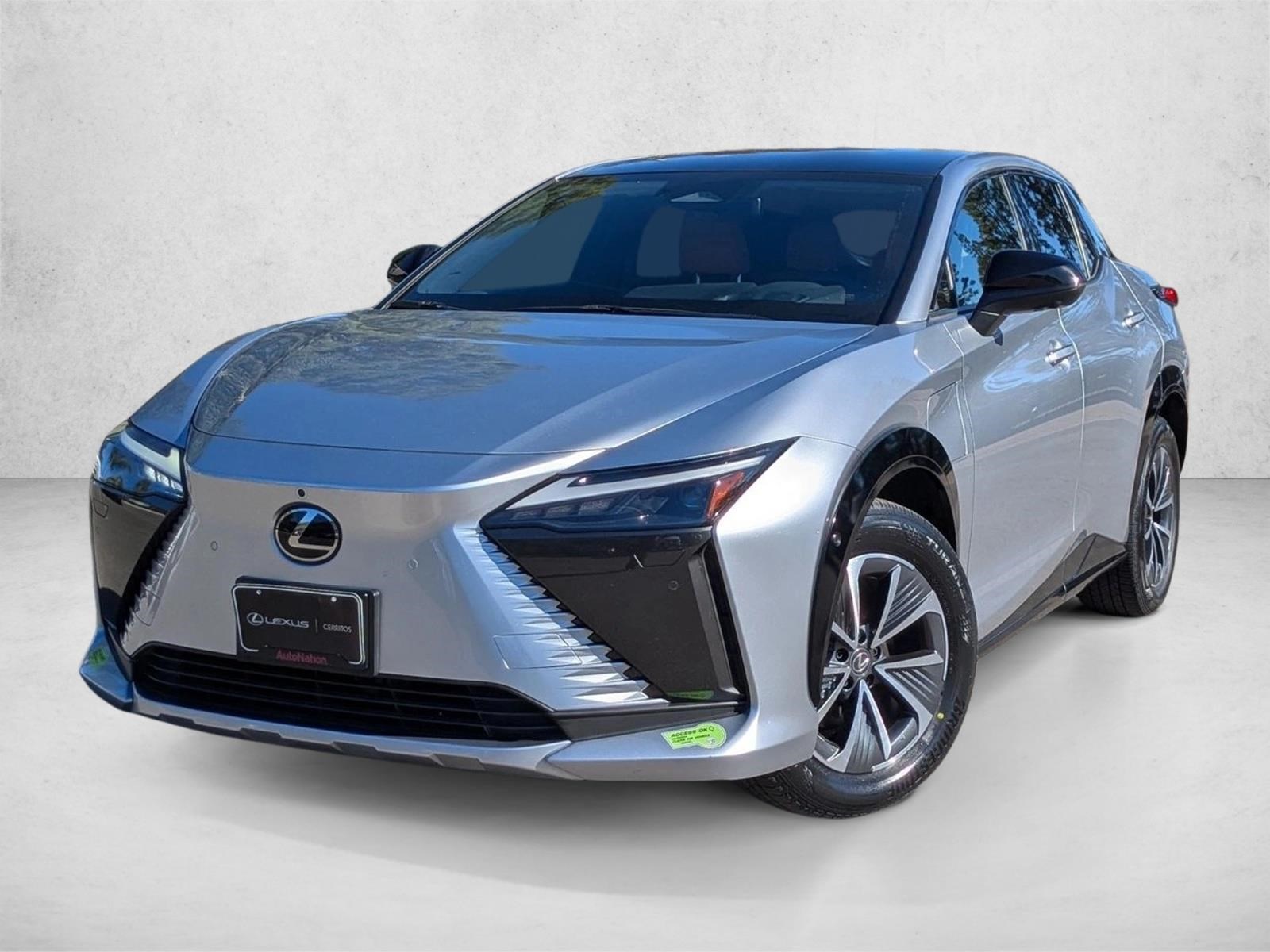 2023 Lexus RZ Premium's photo