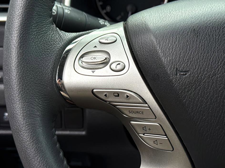 2017 Nissan Murano SV photo 19