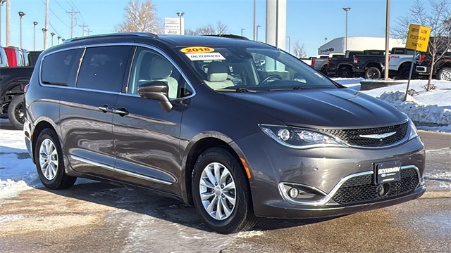 2018 Chrysler Pacifica Touring L Plus's photo