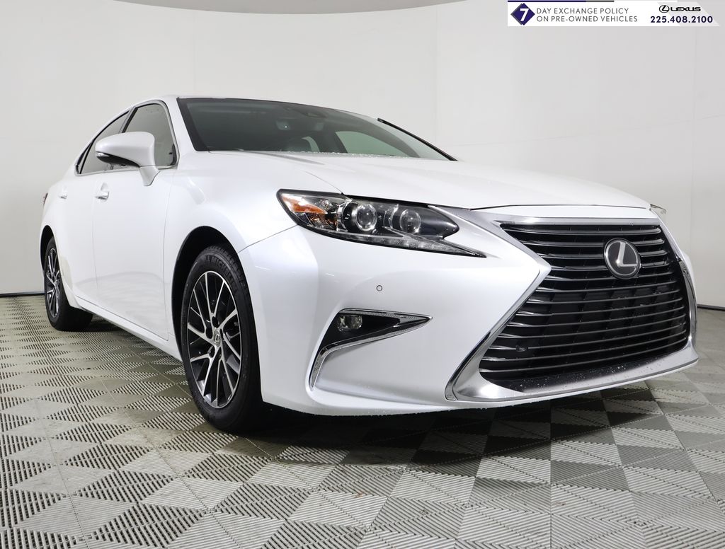 2017 Lexus ES 350's photo