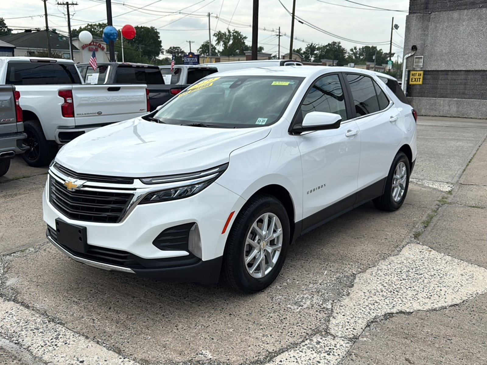 2022 Chevrolet Equinox LT photo 3
